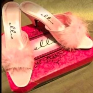 New pink feather slippers with box
